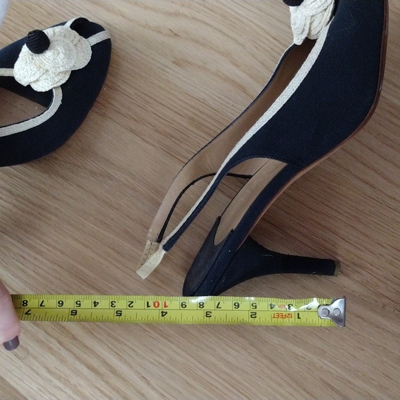 Chanel Camellia flower peeptoe slingbacks - Picture 4 of 6